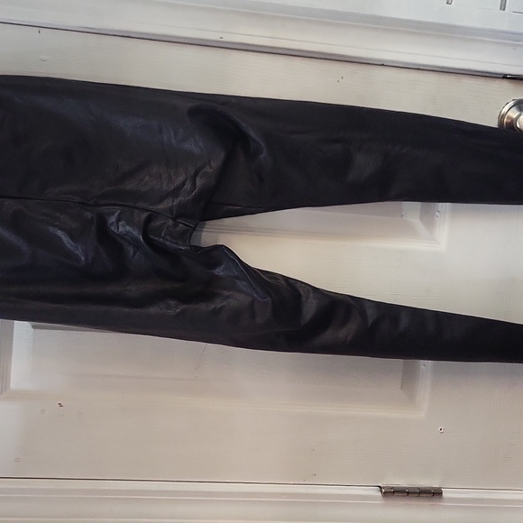 Commando Black Leggings, Size M - Picture 7 of 7
